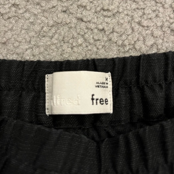 Aritzia Wilfred Shorts - Picture 2 of 2